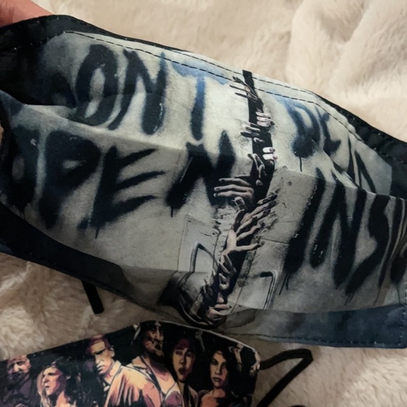 New set/3 Walking Dead face masks - Picture 4 of 6